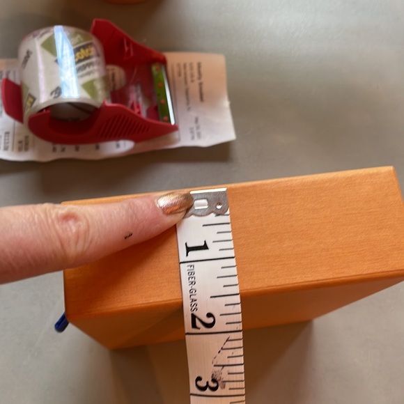 LOUIS VUITTON SMALL GIFT BOX - Picture 4 of 10